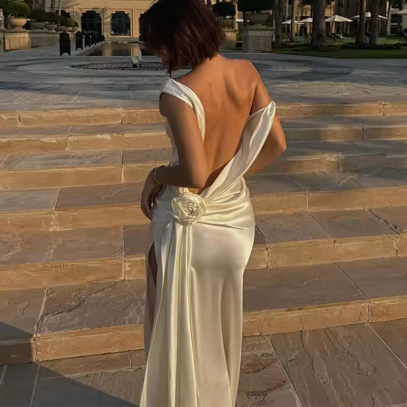 Robe Weitese élégante col en V sans manches en satin pour femme, tenue de soirée sexy fendue, ajourée, couleur unie, taille haute, drapée, longue